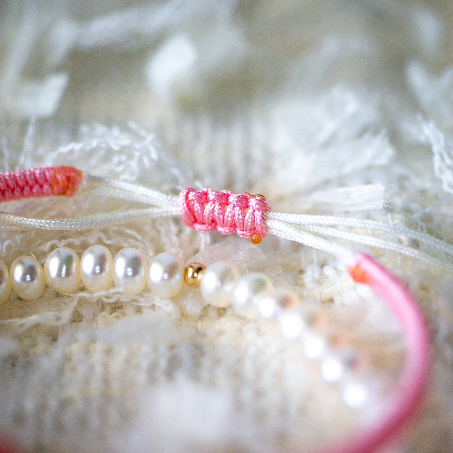 PULSERA COQUETTE CORAZÓN ÓPALO ROSADO